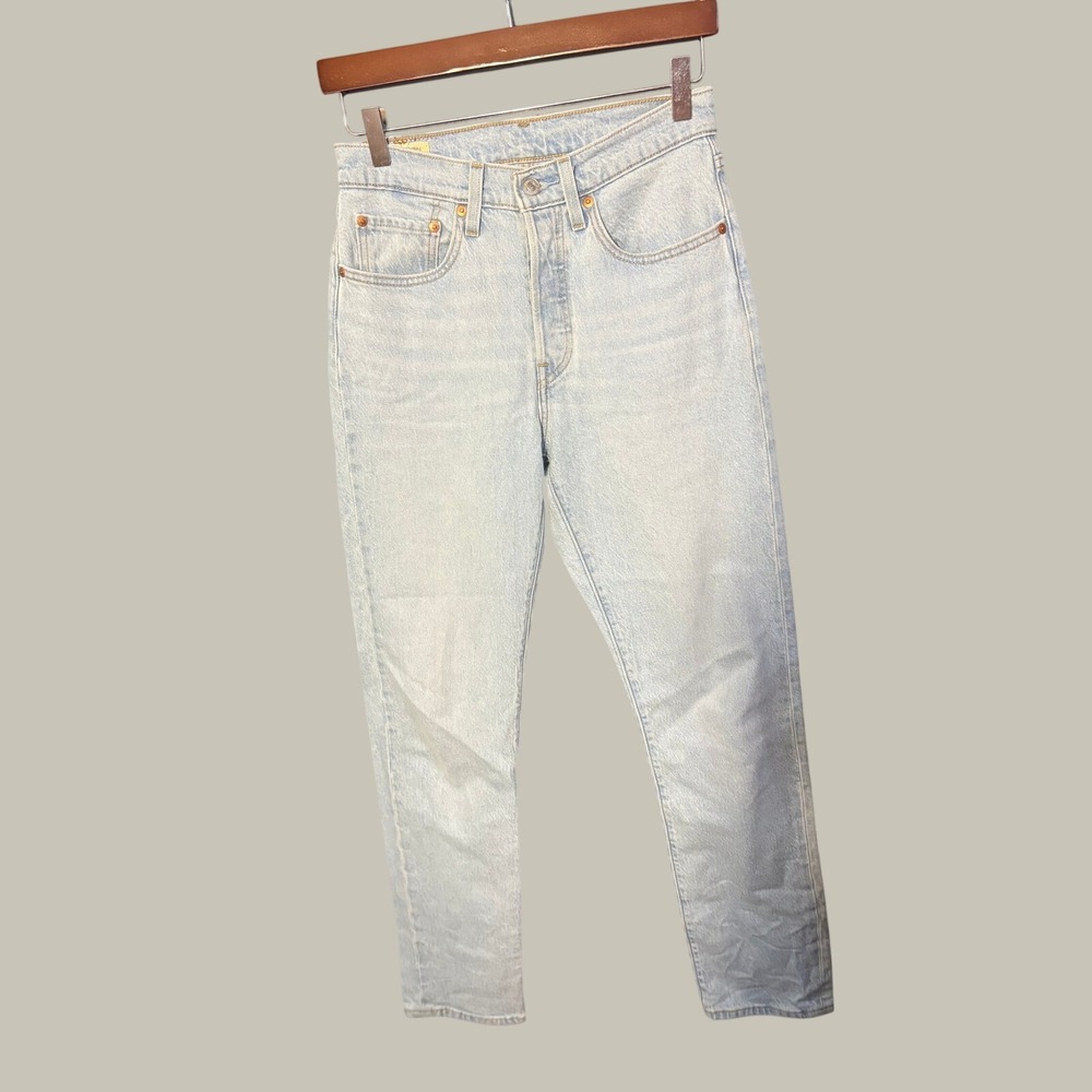 Levis Vintage Premium 501 Original Fit Jeans Light Wash Denim W26 L32 Big E
